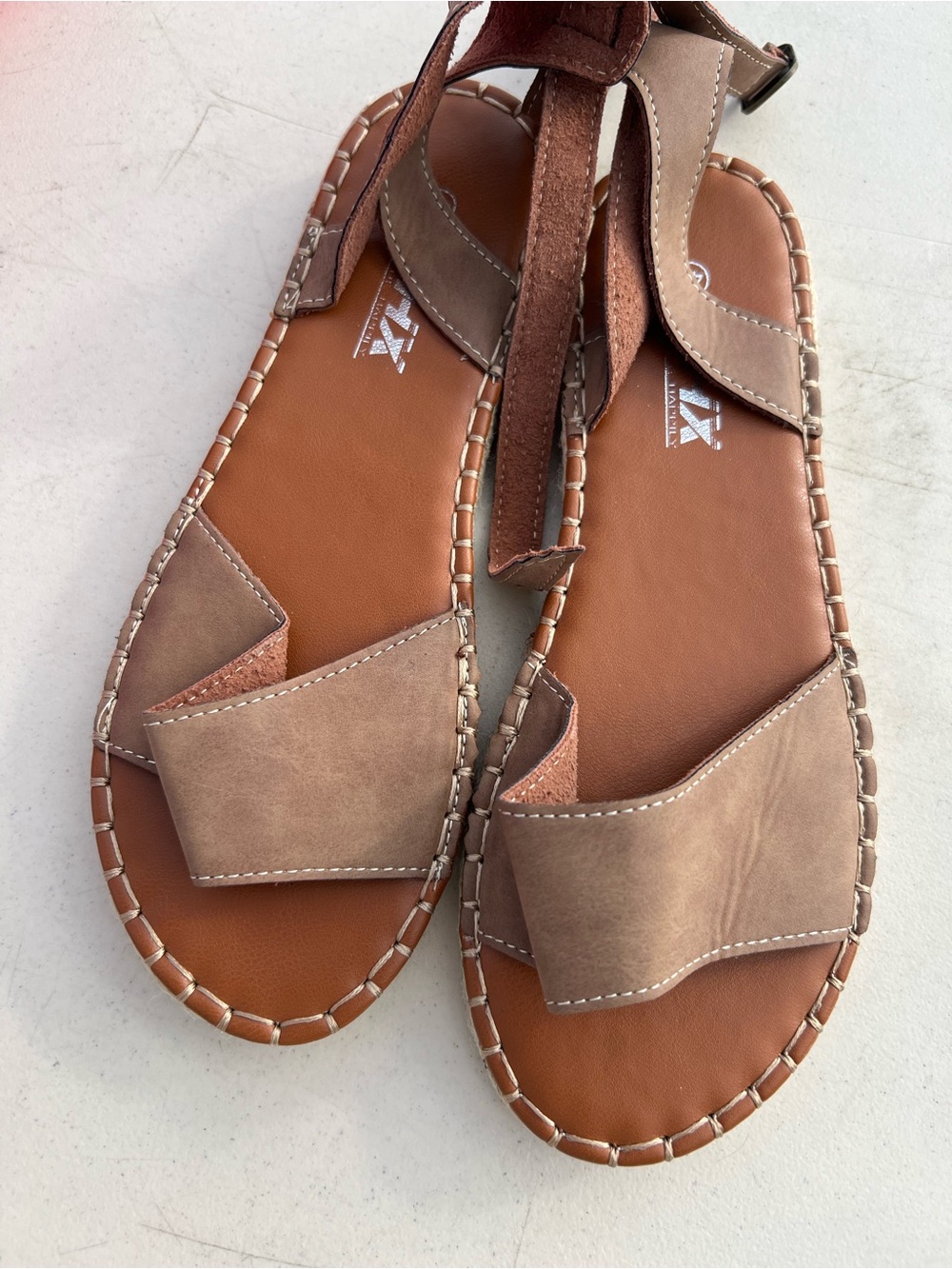 SHEIN Tan Brown Strappy Casual Sandals